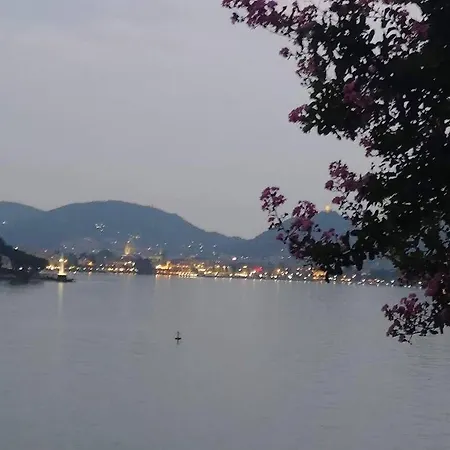 Lakeviewcabin - King With Balcony コモ