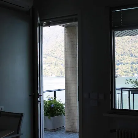 Lakeviewcabin - King With Balcony コモ