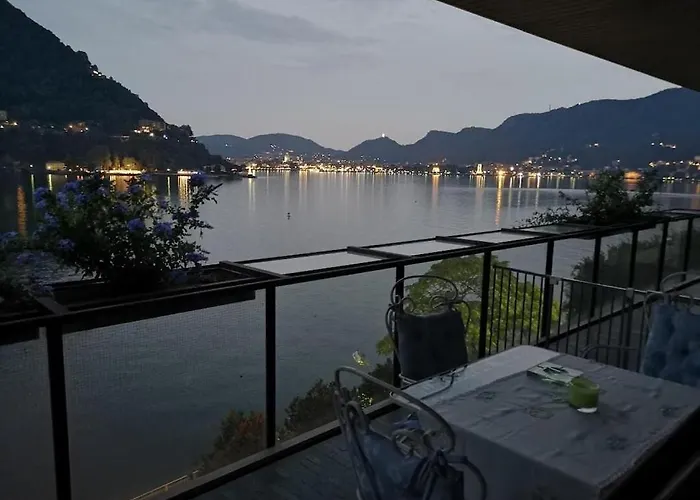 Gasthuis Lakeviewcabin - King With Balcony 3*
