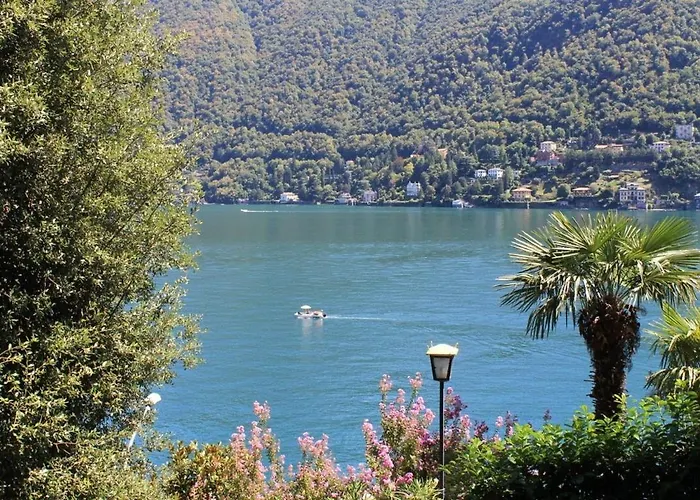 Lakeviewcabin - King With Balcony 3* Como