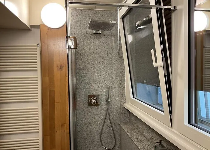 Lakeviewcabin - King With Balcony