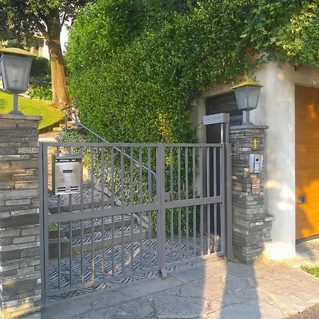 Lakeviewcabin - King With Balcony Como